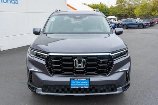 2025 Honda Pilot Touring 8-Passenger
