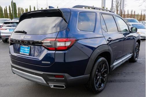 2025 Honda Pilot Touring 8-Passenger