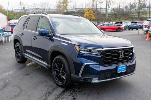 2025 Honda Pilot Touring 8-Passenger