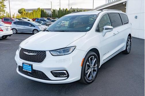 2022 Chrysler Pacifica L