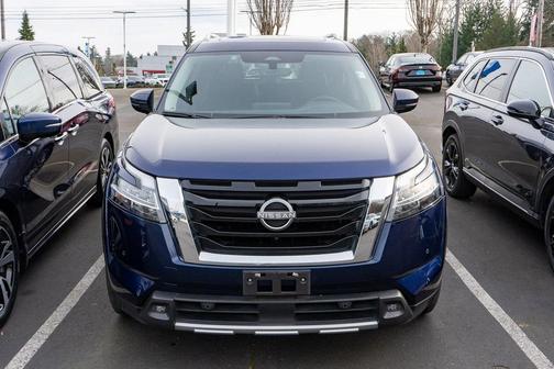 2023 Nissan Pathfinder SL 4WD