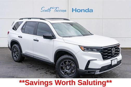 Platinum White Pearl 2023 Honda Pilot AWD TrailSport