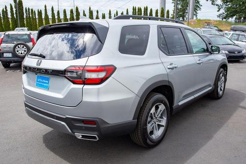Solar Silver Metallic 2026 Honda Pilot EX-L
