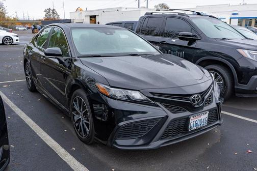 2022 Toyota Camry SE
