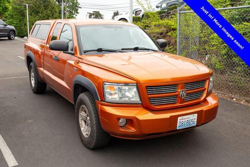 Toxic Orange Pearlcoat 2010 Dodge Dakota Big Horn/Lone Star