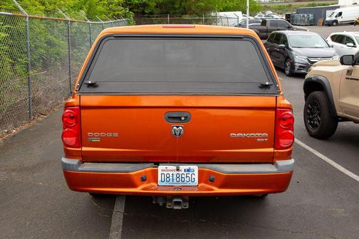 Toxic Orange Pearlcoat 2010 Dodge Dakota Big Horn/Lone Star