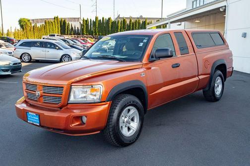 Toxic Orange Pearlcoat 2010 Dodge Dakota Big Horn/Lone Star