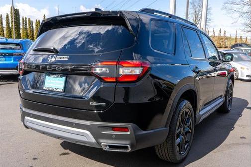 2025 Honda Pilot Touring 8-Passenger