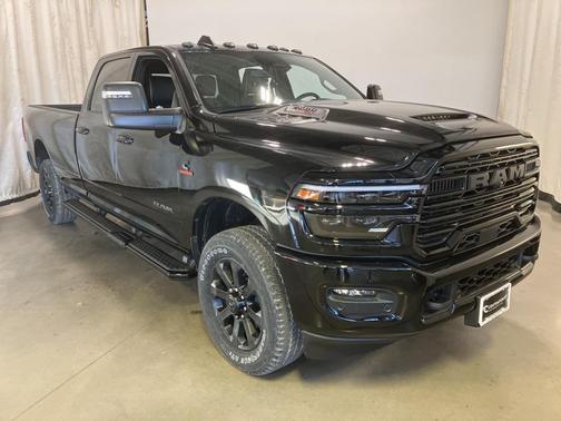 2025 RAM 2500 Laramie Crew Cab 4x4 8' Box