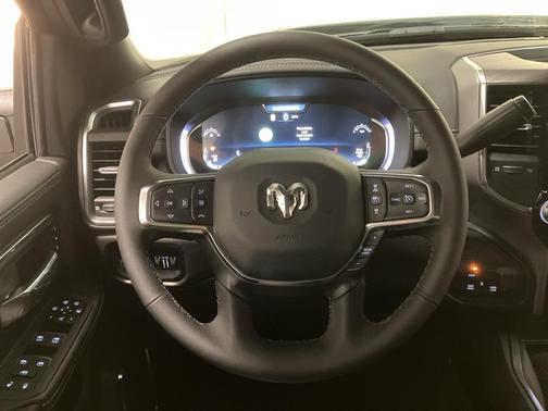 2025 RAM 2500 Laramie Crew Cab 4x4 8' Box