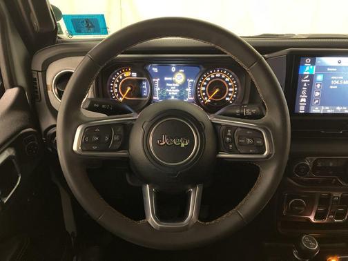 2024 Jeep Wrangler 4-Door Sahara 4x4