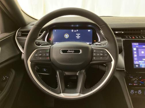 Silver Zynith 2026 Jeep Grand Cherokee L Altitude