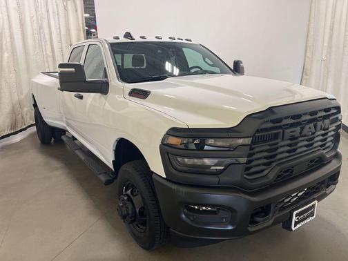 2026 RAM 3500 Tradesman Crew Cab 4x4 8' Box