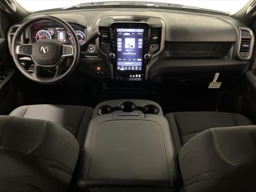 2025 RAM 2500 Tradesman Crew Cab 4x4 6'4' Box