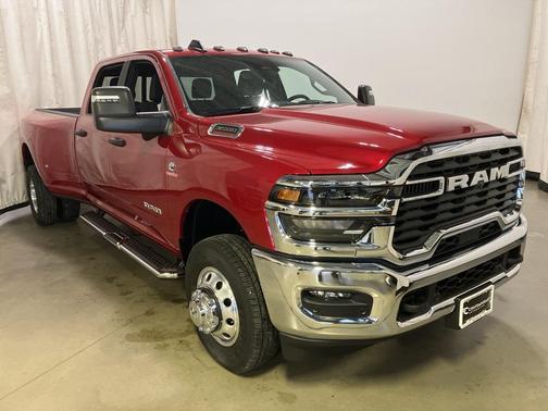 2026 RAM 3500 Big Horn Crew Cab 4x4 8' Box