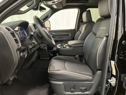 2024 RAM 2500 Laramie Crew Cab 4x4 6'4' Box