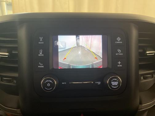 2022 RAM 2500 Tradesman Crew Cab 4x4 6'4' Box