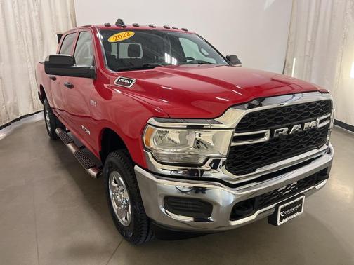 2022 RAM 2500 Tradesman Crew Cab 4x4 6'4' Box