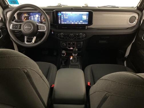 2024 Jeep Wrangler 4-Door Sahara 4x4