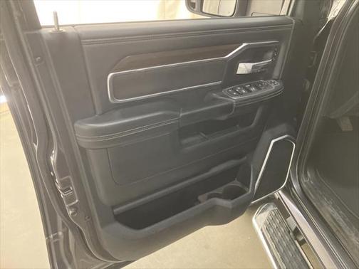 2023 RAM 2500 Laramie Crew Cab 4x4 6'4' Box