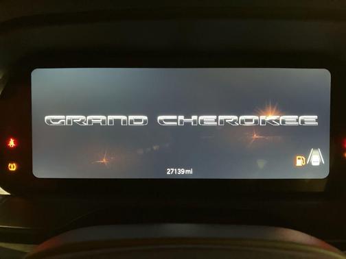 Bright White Clearcoat 2025 Jeep Grand Cherokee Limited