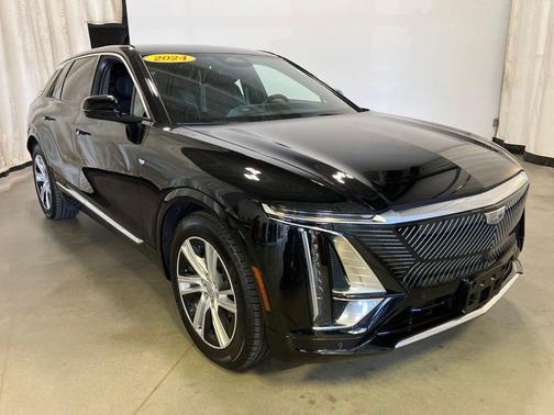 Stellar Black Metallic 2024 Cadillac LYRIQ Tech