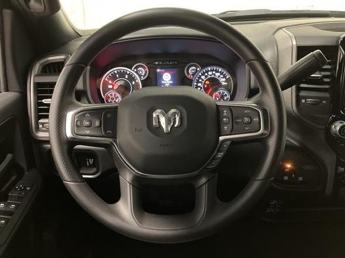 2025 RAM 2500 Tradesman Crew Cab 4x4 6'4' Box
