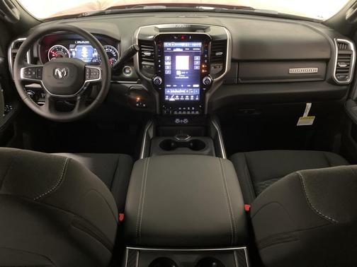 2025 RAM 2500 Big Horn Crew Cab 4x4 6'4' Box