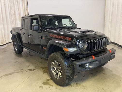Black Clearcoat 2024 Jeep Gladiator Mojave X