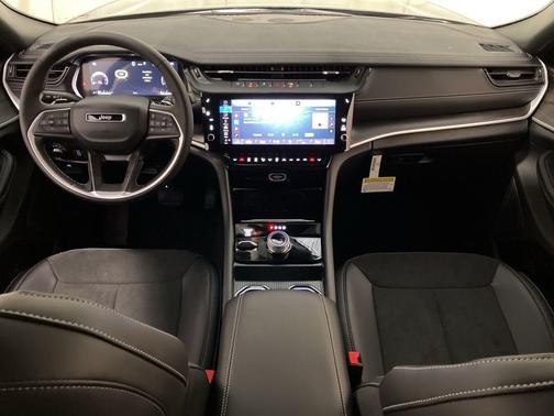 2026 Jeep Grand Cherokee Altitude