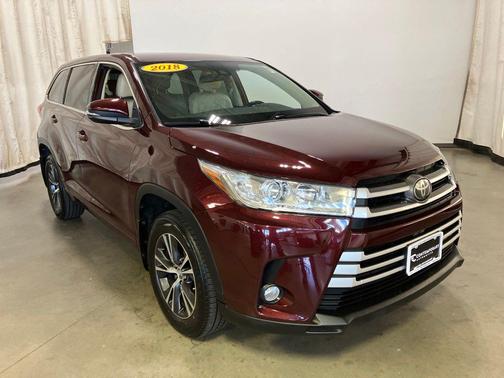 Ooh La La Rouge Mica 2018 Toyota Highlander LE Plus