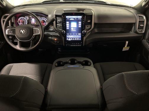 2026 RAM 2500 Tradesman Crew Cab 4x4 6'4' Box