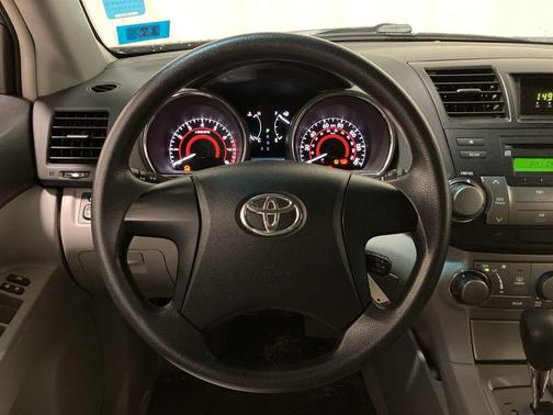 2010 Toyota Highlander SE