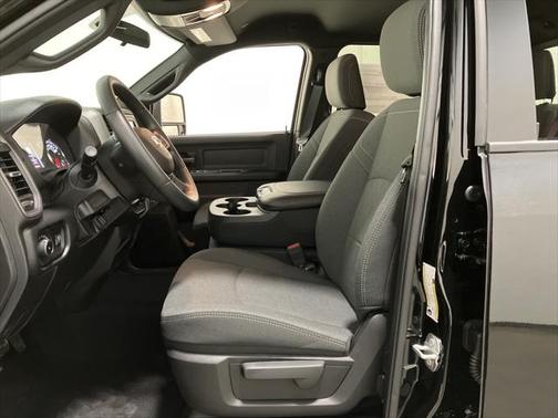 2024 RAM 2500 Tradesman Crew Cab 4x4 8' Box