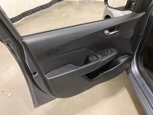 2020 Hyundai Accent SE