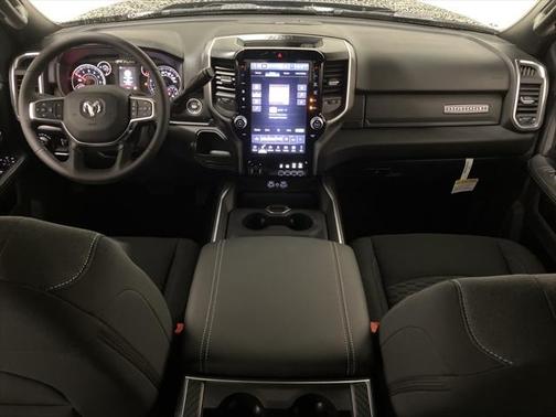 2025 RAM 2500 Big Horn Crew Cab 4x2 6'4' Box