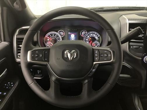 2025 RAM 2500 Big Horn Crew Cab 4x2 6'4' Box