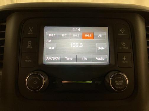 2022 RAM 2500 Tradesman Crew Cab 4x4 6'4' Box