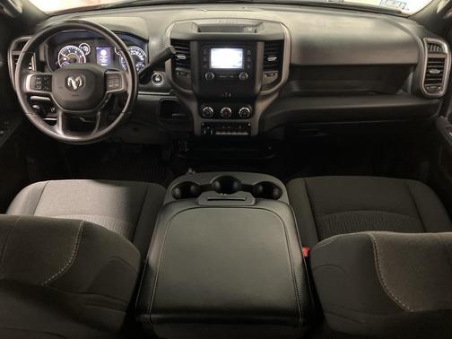 2022 RAM 2500 Tradesman Crew Cab 4x4 6'4' Box