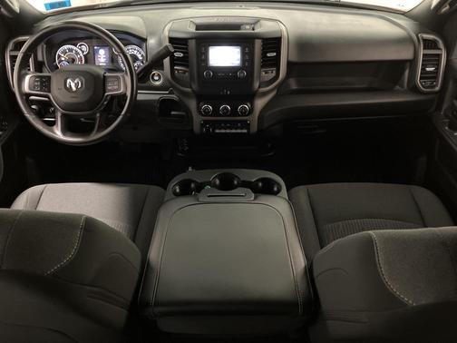 2022 RAM 2500 Tradesman Crew Cab 4x4 6'4' Box