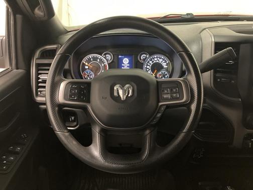 2022 RAM 2500 Tradesman Crew Cab 4x4 6'4' Box