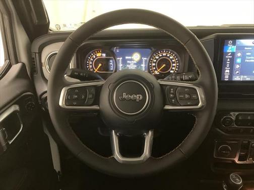 2024 Jeep Wrangler 4-Door Sahara 4x4