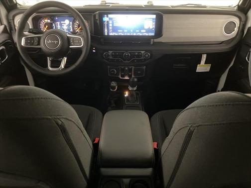 2024 Jeep Wrangler 4-Door Sahara 4x4