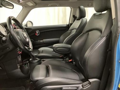2017 MINI Hardtop Cooper