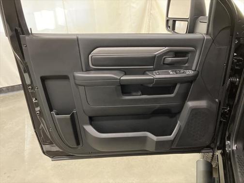 2024 RAM 2500 Tradesman Regular Cab 4x4 8' Box