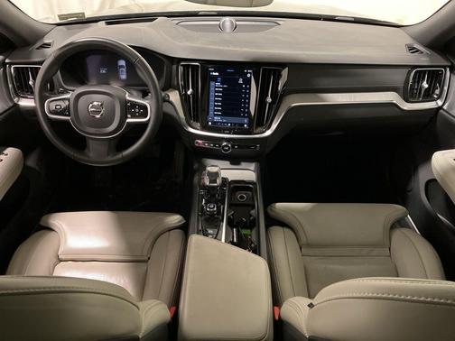 2023 Volvo V60 Cross Country B5 Ultimate