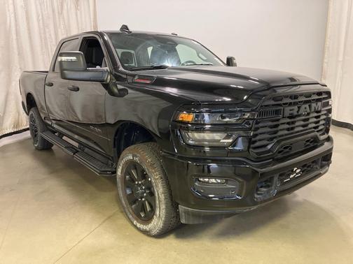 2025 RAM 2500 Big Horn Crew Cab 4x4 6'4' Box