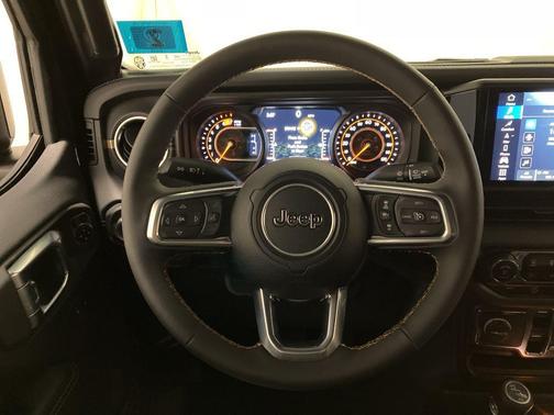 2024 Jeep Wrangler 4-Door Sahara 4x4