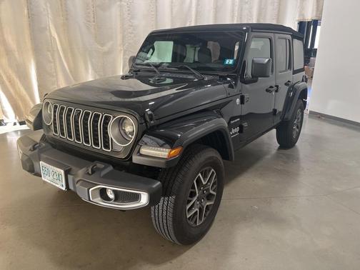 2024 Jeep Wrangler 4-Door Sahara 4x4