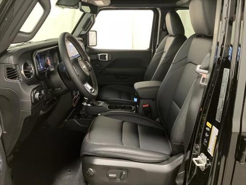 2024 Jeep Wrangler 4-Door Sahara 4x4